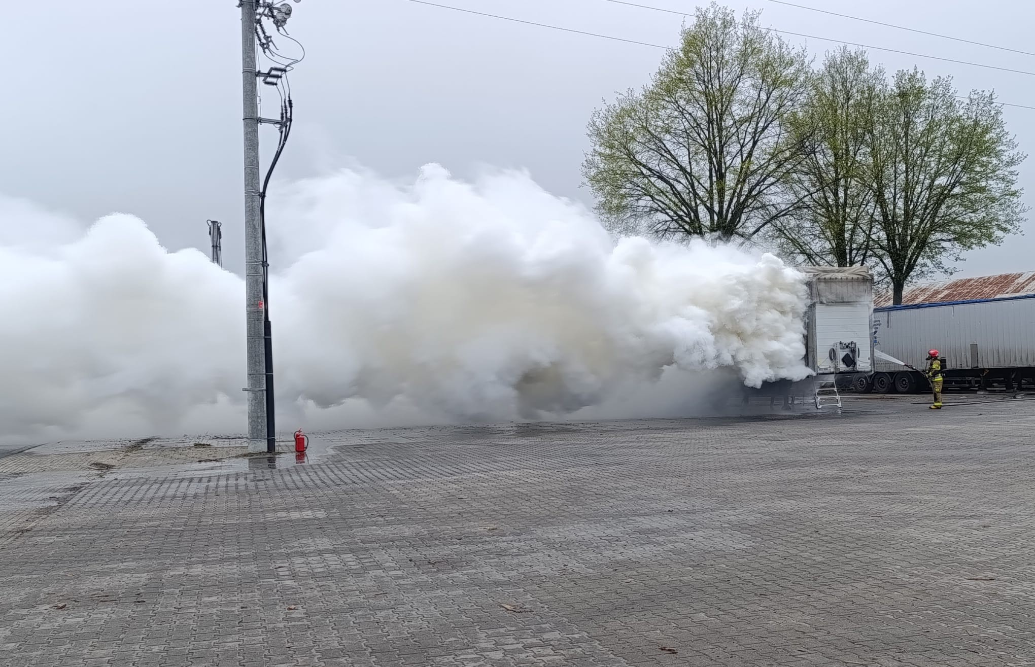Pożar magazynu energii w Czajkowie. Utrudnienia w ruchu drogowym!