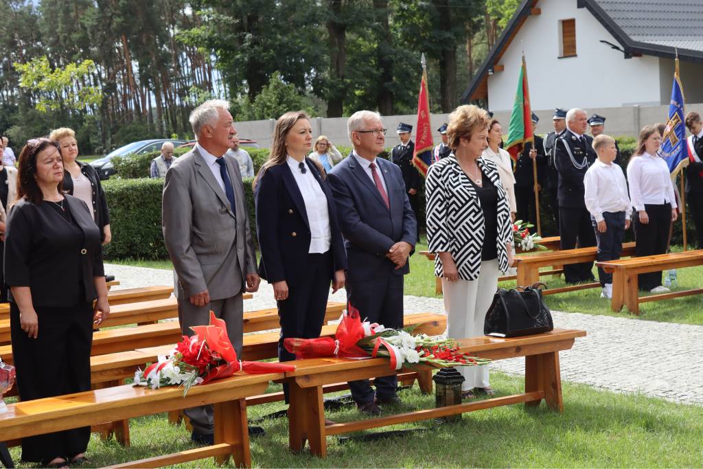 W hołdzie zamordowanym mieszkańcom Torzeńca!